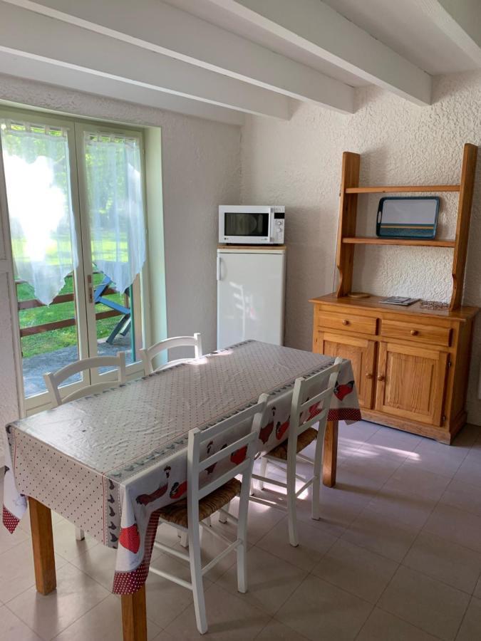 Camping Le Saillet Lestelle-Bétharram Exteriör bild