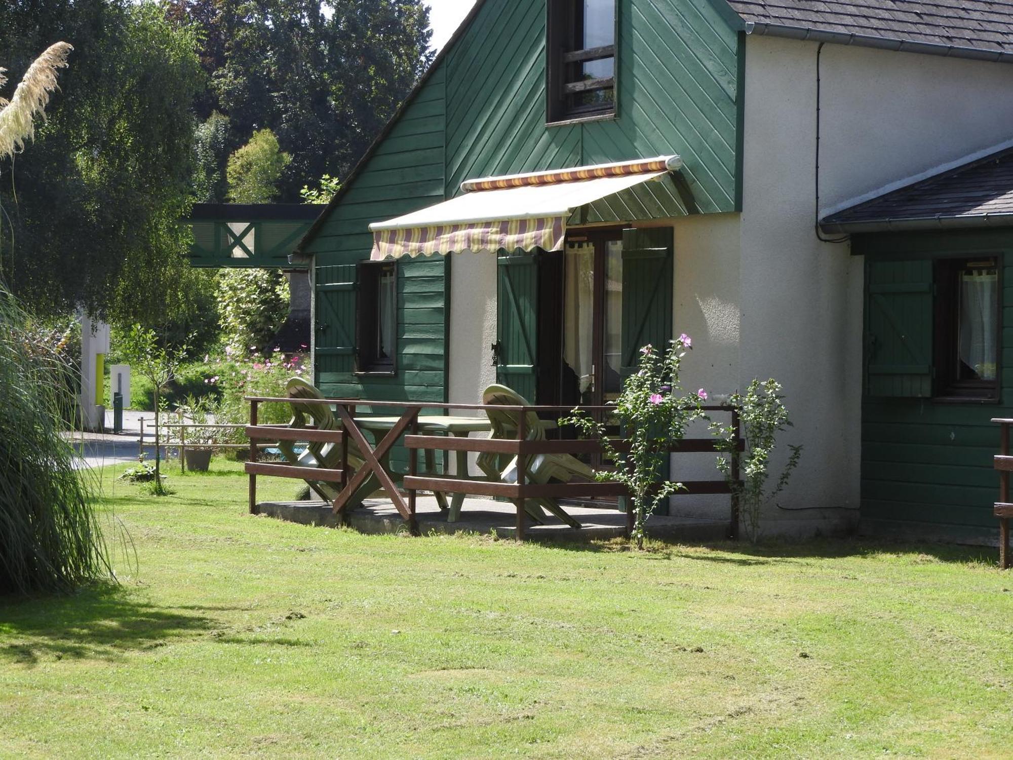 Camping Le Saillet Lestelle-Bétharram Exteriör bild